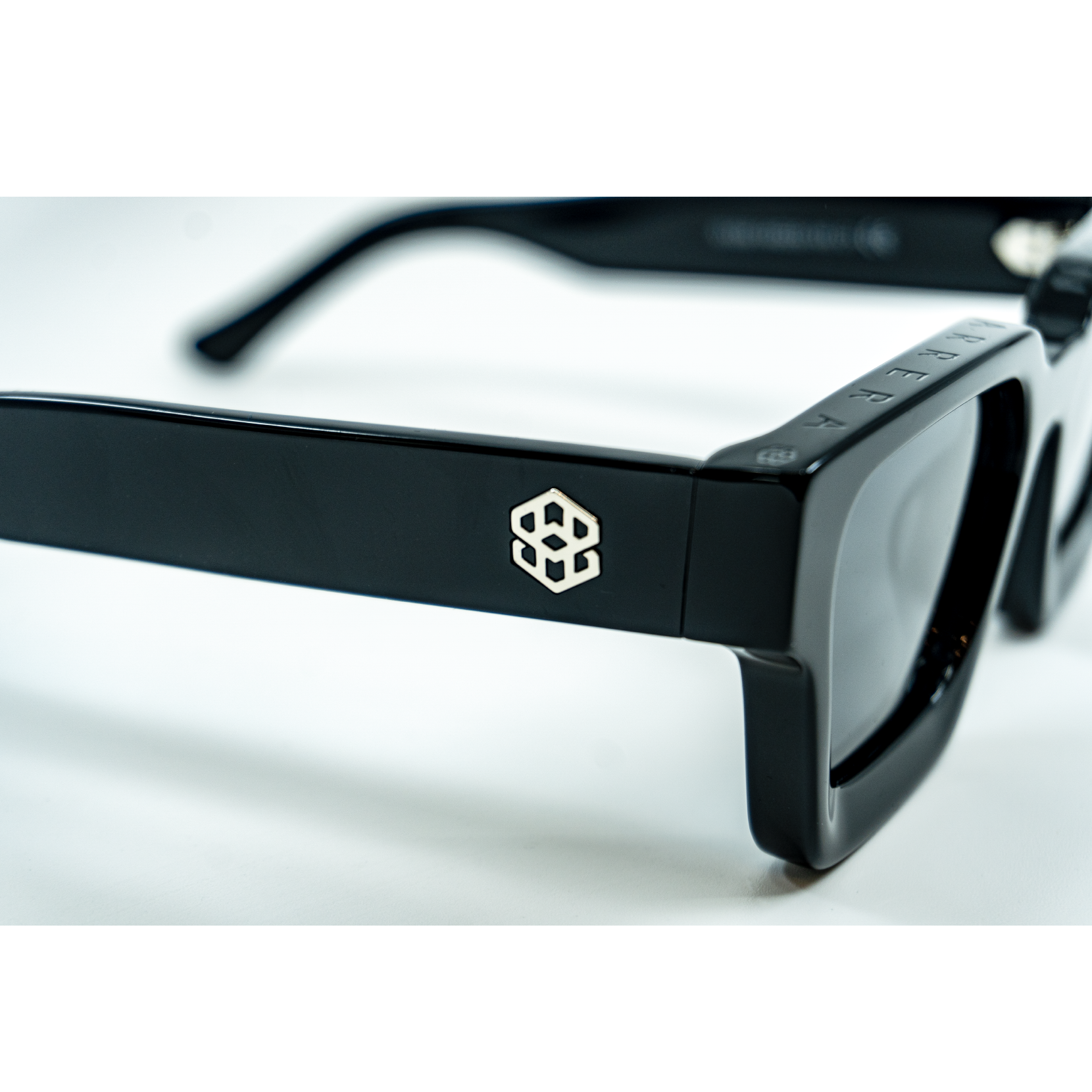 HI-VANTAGE POLARIZED - SILVER